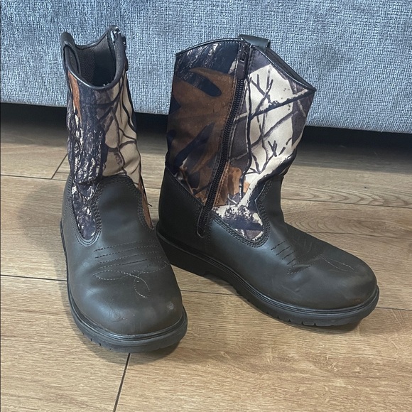 Deer Stags Camouflage and Black Outdoor Boots - Picture 1 of 6